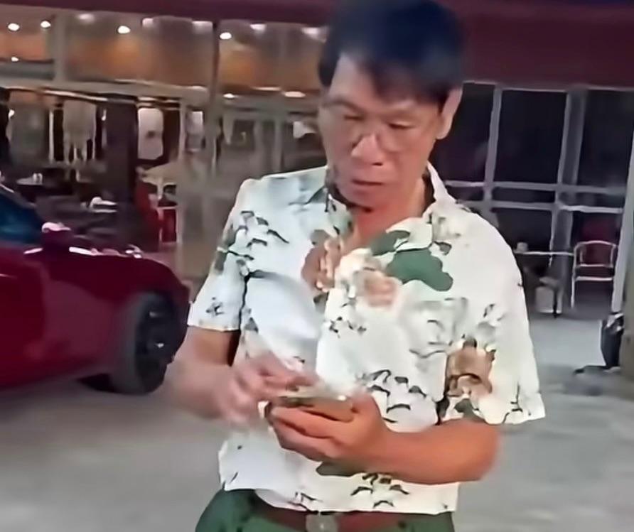 Ông Dương Văn Hưng. (Ảnh: Cắt từ clip) 