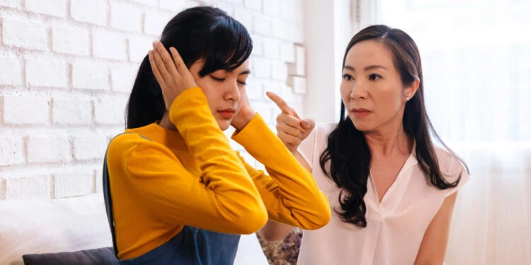 Việc cha mẹ thừa nhận khi mình ứng xử chưa phù hợp cũng giúp trẻ hiểu rằng bất đồng không nhất thiết dẫn đến đối đầu - Ảnh minh họa
