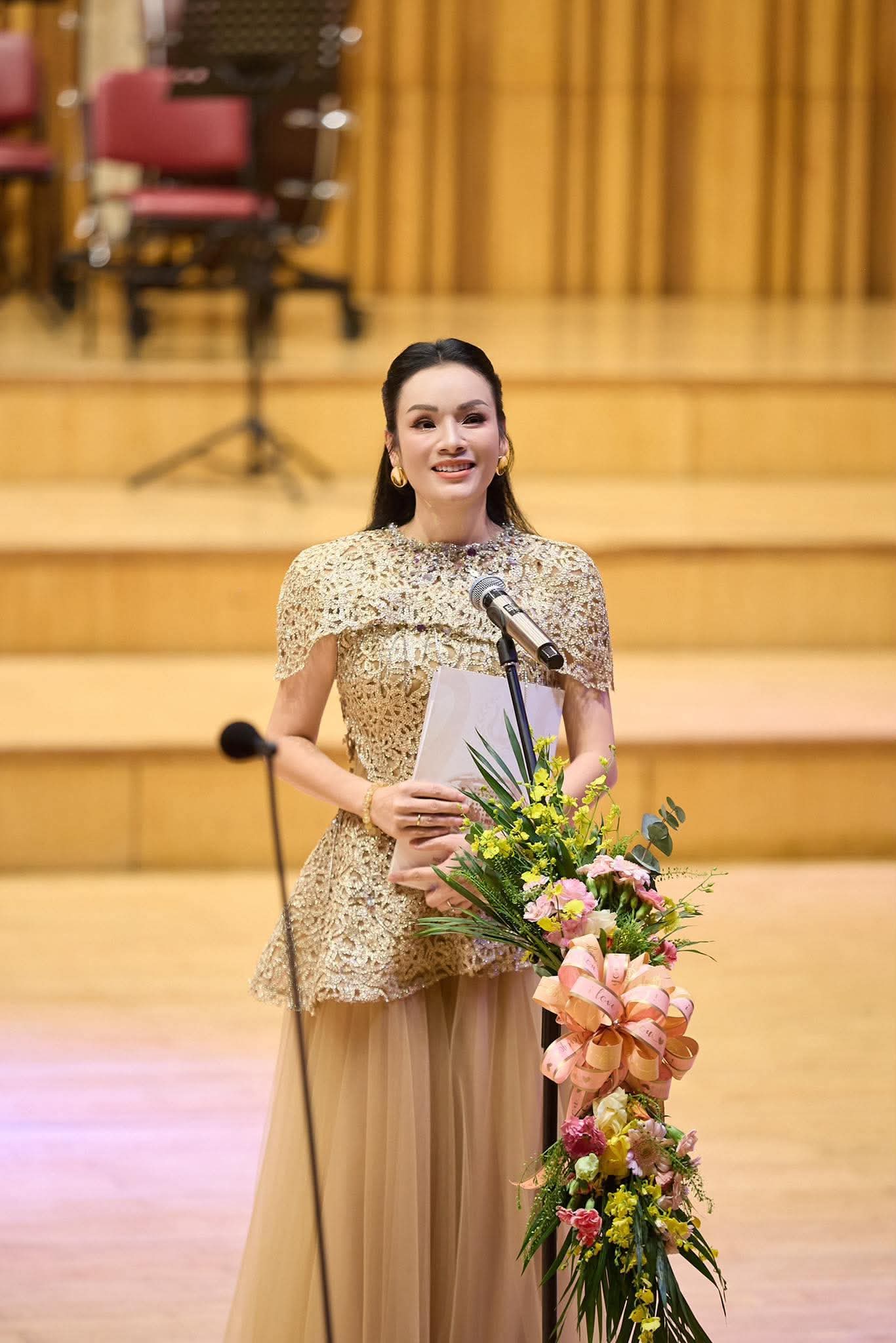 PGS.TS. NSƯT Tân Nhàn.