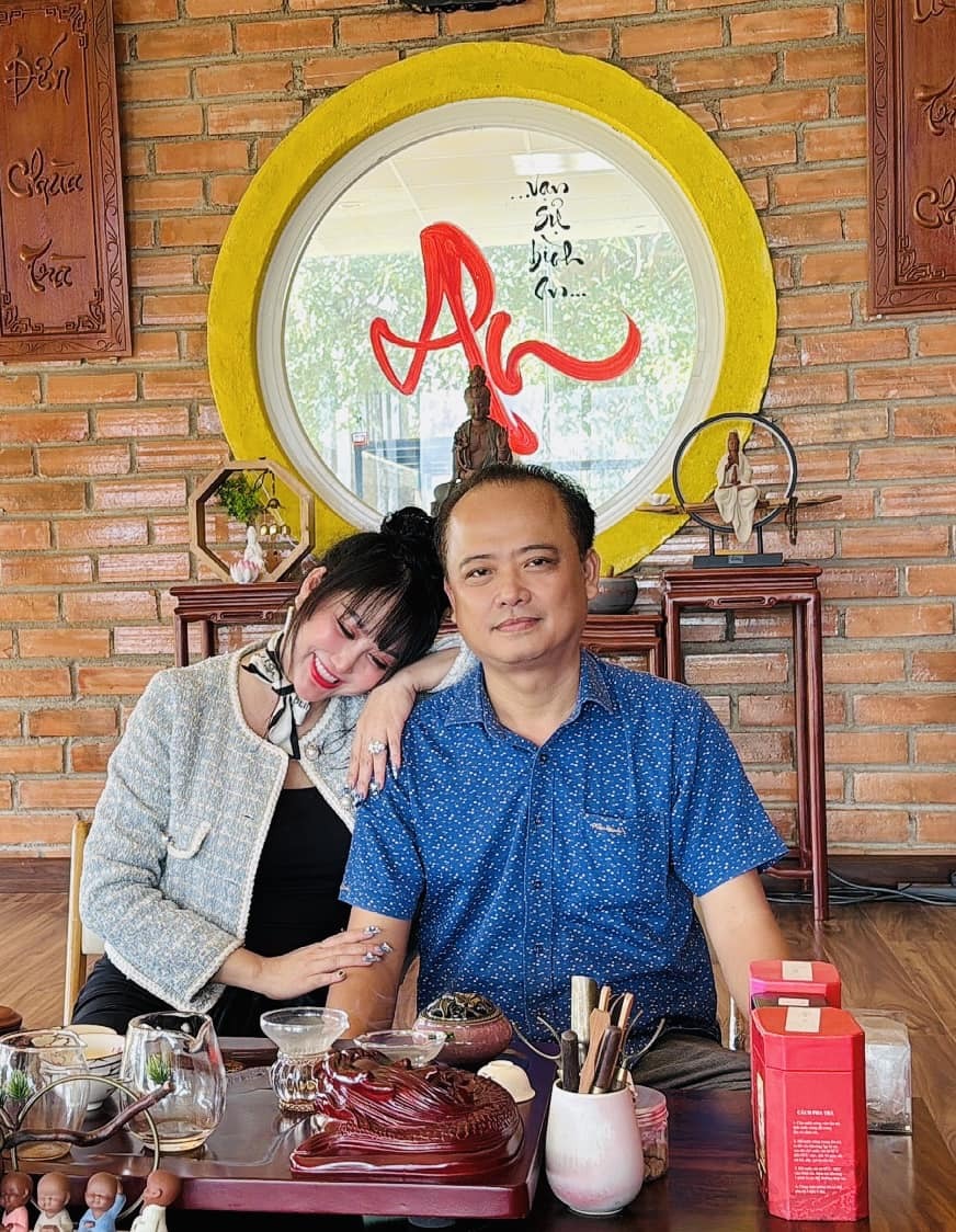 Nữ nghệ sĩ, phó viện trưởng SN 1982 được đại gia quê Tây Ninh sửa nhà, ngỏ ý cùng quản lý nhà máy