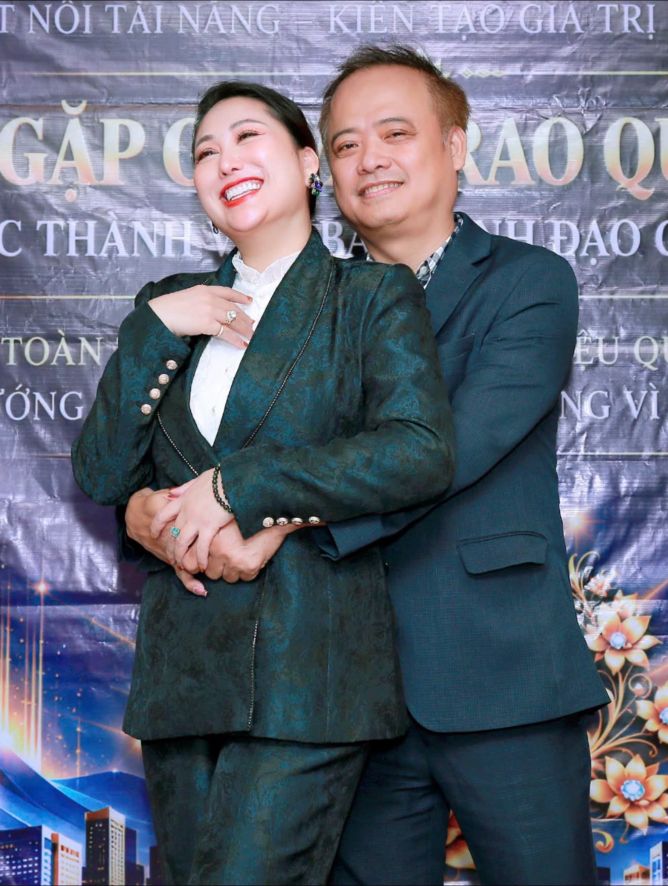 Phi Thanh Vân và bạn trai doanh nhân