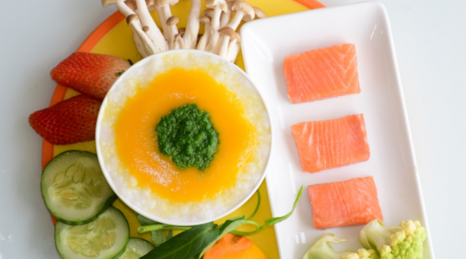 Cá hồi duy trì chất béo omega-3 tốt cho bé.