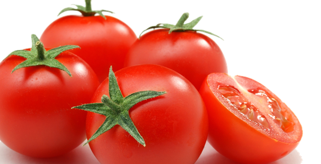 Cà chua sẽ giúp bạn chăm sóc da trong những ngày tiết trời đỏng đảnh.