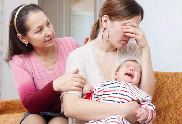 Trầm cảm sau sinh chiếm 10% số bà mẹ, xuất hiện vài ngày hoặc vài tháng sau sinh.