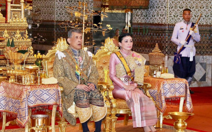 Thái Lan đã chi 1 tỷ baht, tức hơn 31 triệu USD để tổ chức lễ đăng quang cho nhà vua.