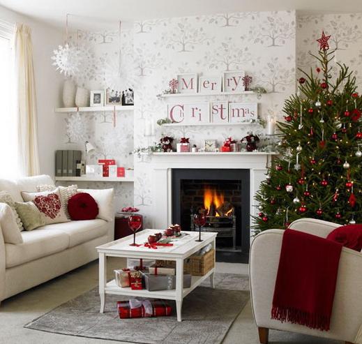 Phòng khách nhỏ xinh với tone đỏ trắng đặc trưng của Noel. 
