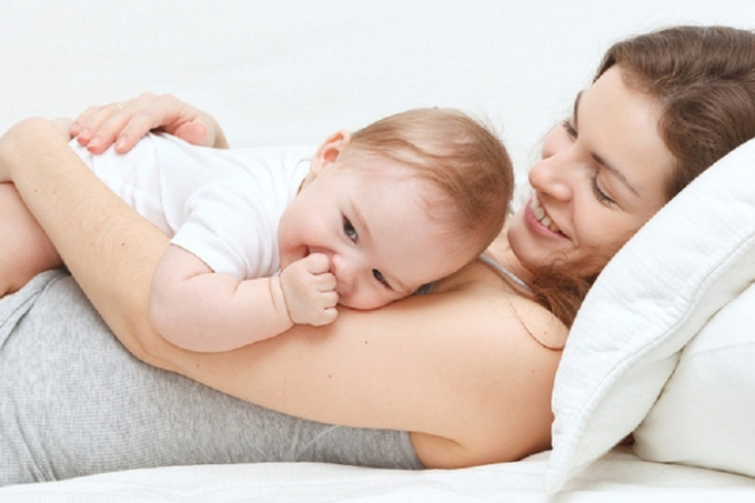 Phụ nữ hiện đại thường cai sữa khi con khoảng 6-7 tháng tuổi.