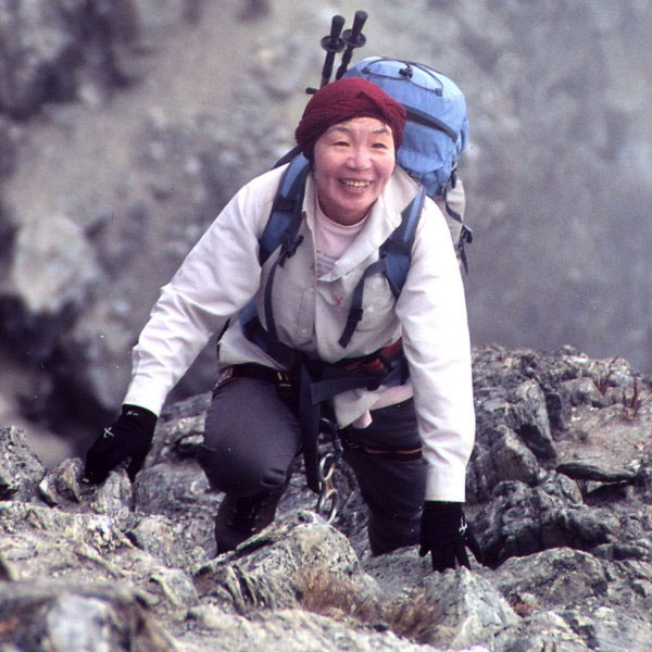 Ở tuổi 76, Tabei đã chinh phục những đỉnh núi cao nhất của 76 quốc gia trên thế giới.  