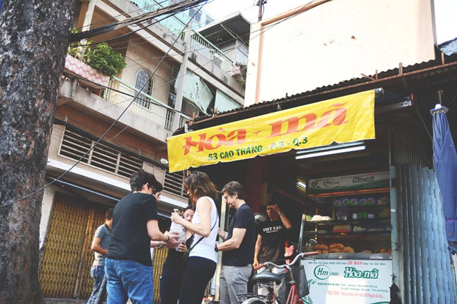 bánh mì chảo Hòa Mã là một trong những tiệm bánh mì lâu đời nhất ở Sài Gòn. 