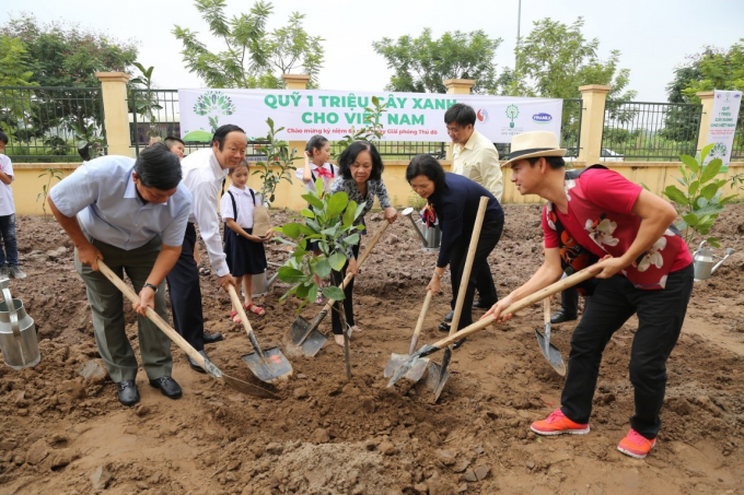 Nghệ sĩ ưu tú Xuân Bắc đã tham gia đồng hành cùng Quỹ 1 triệu cây xanh trong các hoạt động trồng cây tại các địa phương trong nhiều năm qua.