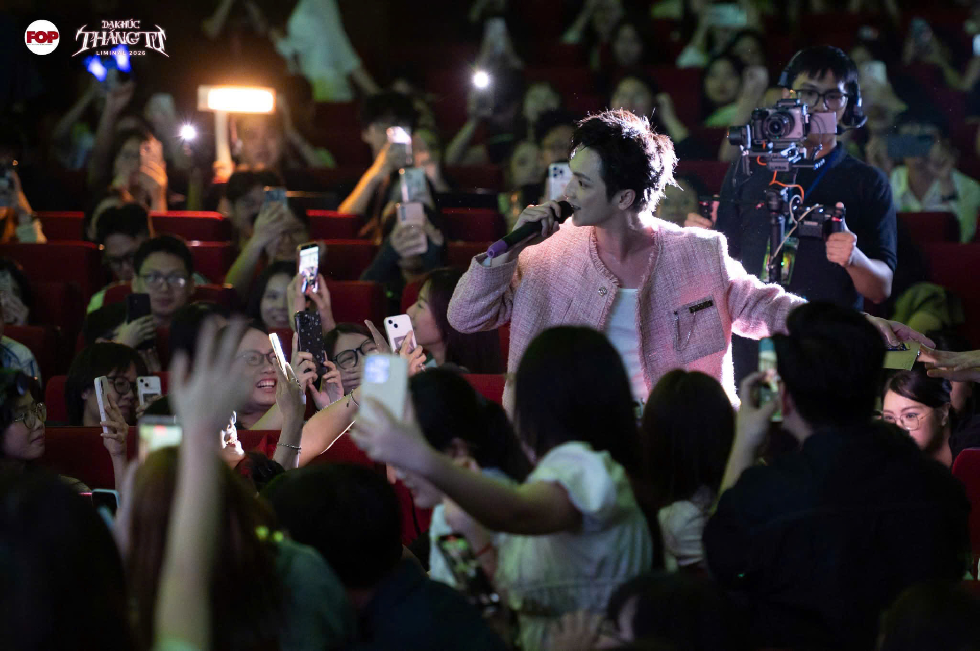   Khúc ca “Thành phố phía Đông” vang lên giữa không gian âm nhạc nhẹ nhàng, sâu lắng. (Ảnh: BTC)  