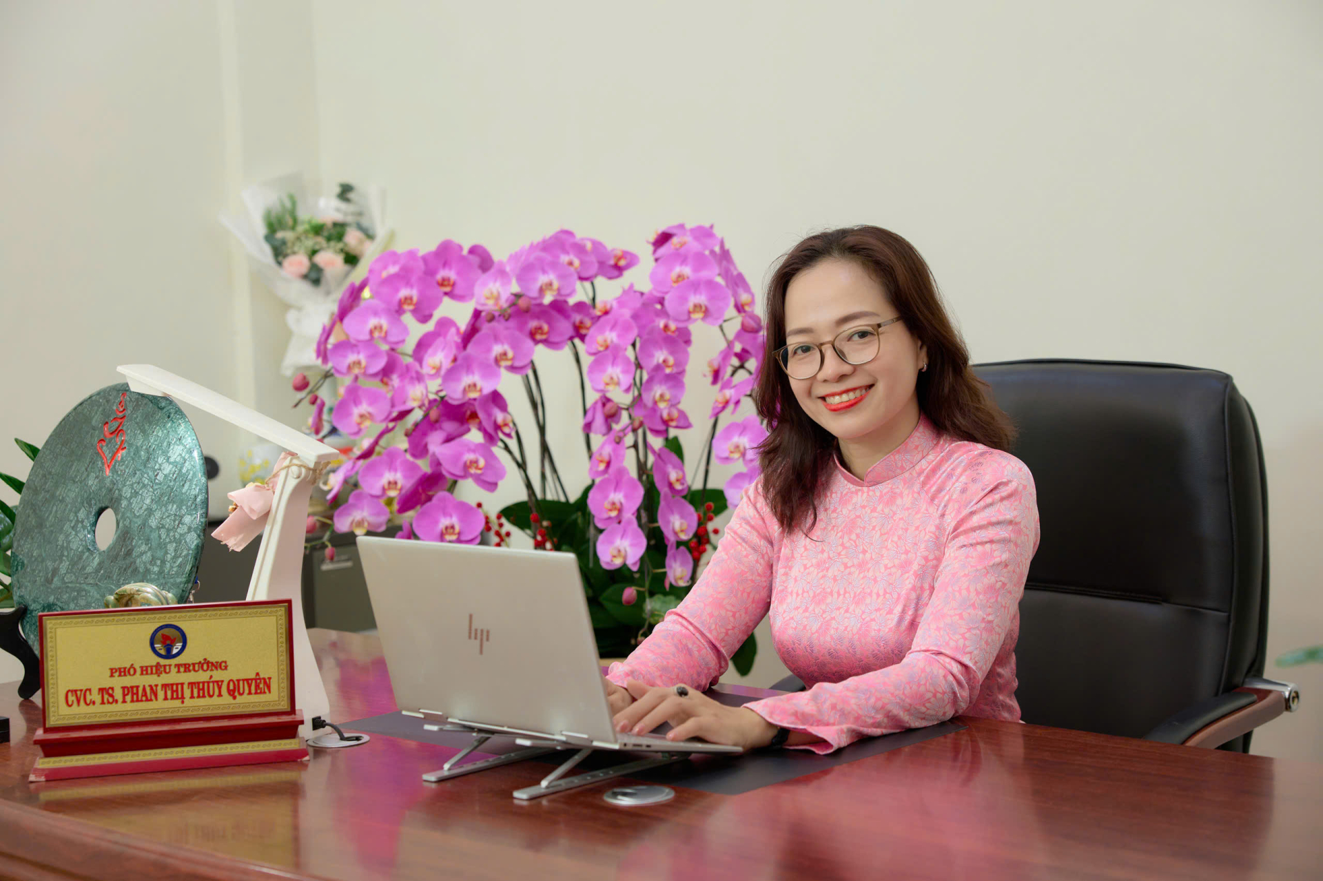 TS. Phan Thi Thúy Quyên (Phó Hiệu trưởng Trường CBQLGD TP. HCM)