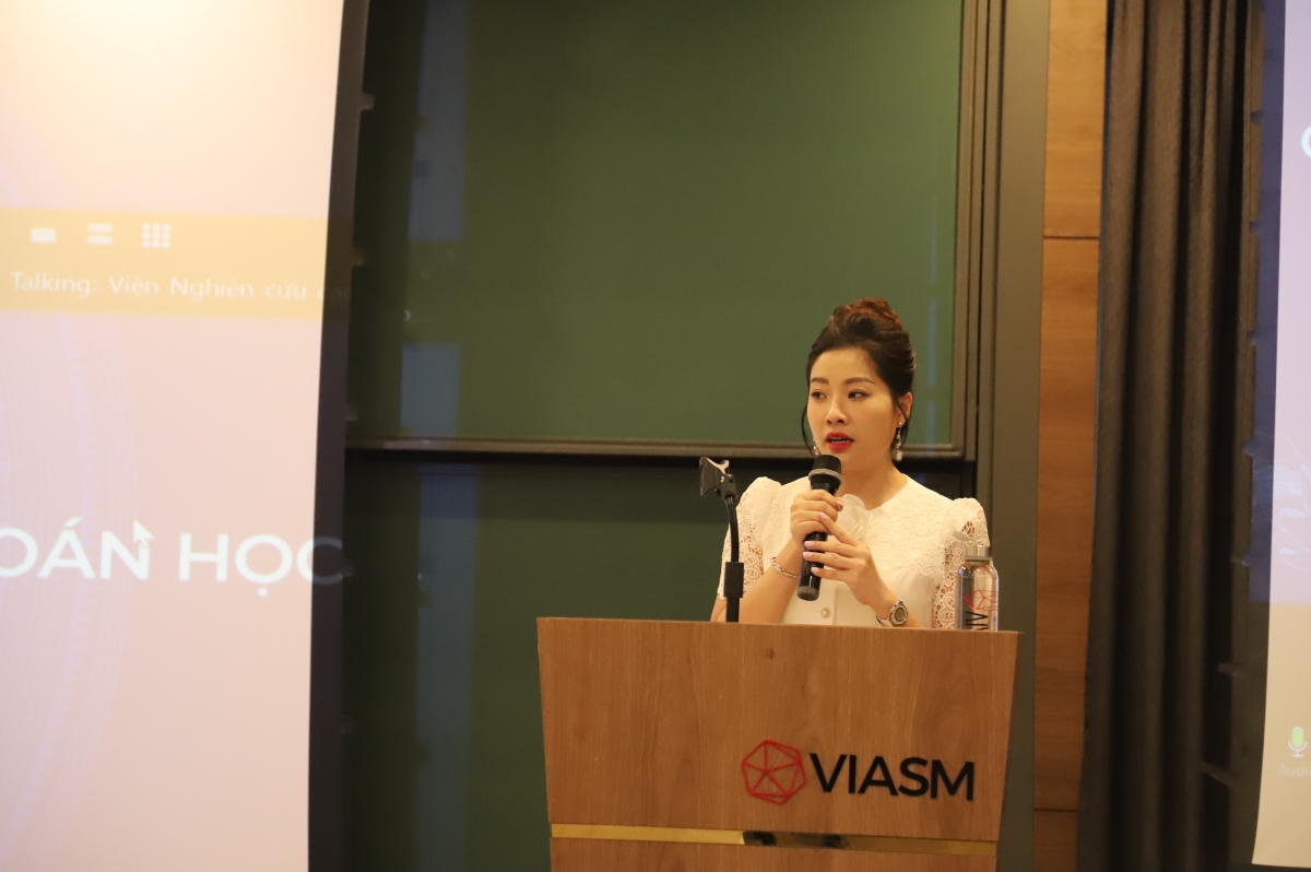 TS. Tạ Thúy Anh tại hội nghị sơ kết Chương trình trọng điểm quốc gia phát triển Toán học năm 2024. Ảnh: VOV2.