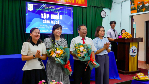TS. Phạm Thị Thu Thúy – Trưởng khoa Công nghệ Thông tin 