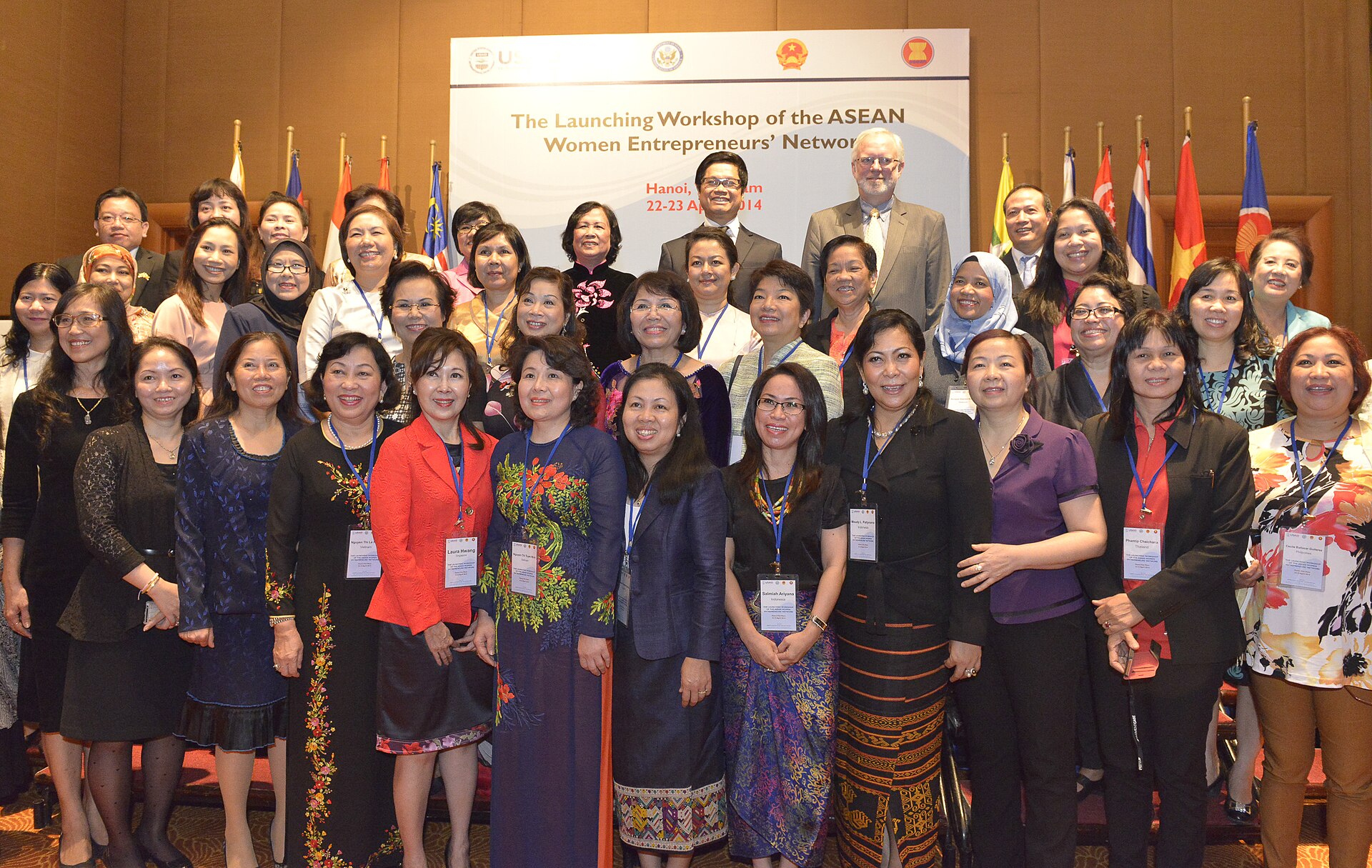 Hoạt động của Mạng lưới Nữ doanh nhân ASEAN năm 2014. Ảnh: USAID Vietnam/Wikimedia Commons.