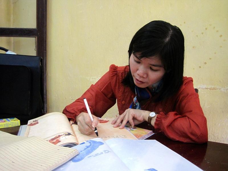 Giáo viên có thể góp phần nhận ra những khó khăn kéo dài về chú ý và học tập của trẻ, nhưng quan sát tại lớp không thay thế đánh giá chuyên môn. Ảnh: Boylangtu105/CC BY-SA 4.0.