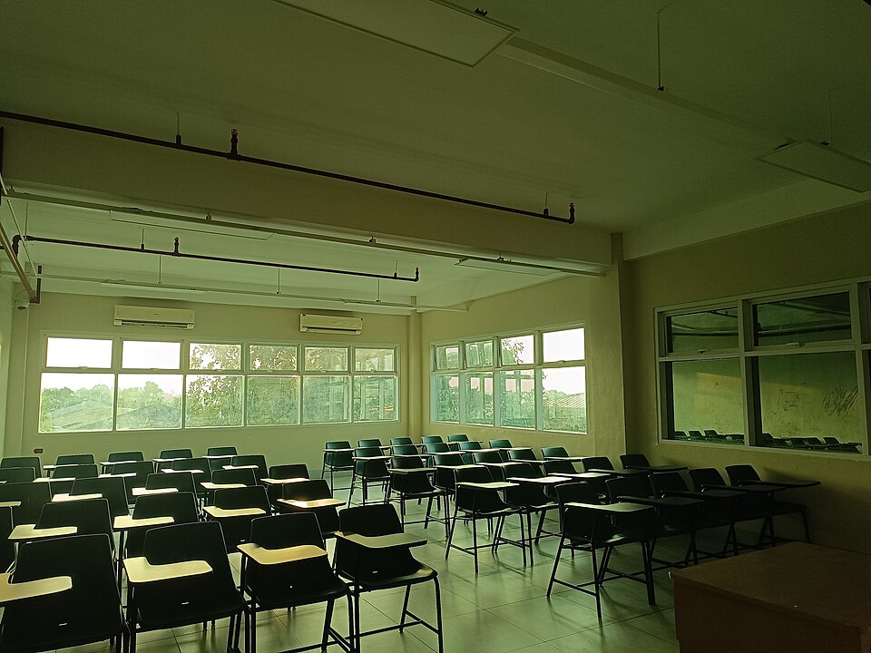 Khó khăn về chú ý không phải lúc nào cũng tạo ra những hành vi dễ nhận thấy trong lớp học. Ảnh minh họa: Yvanille/Wikimedia Commons, CC0.