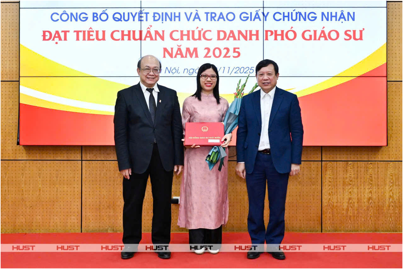 PGS.TS Trần Thị Luyến nhận Giấy chứng nhận đạt tiêu chuẩn chức danh Phó Giáo sư năm 2025