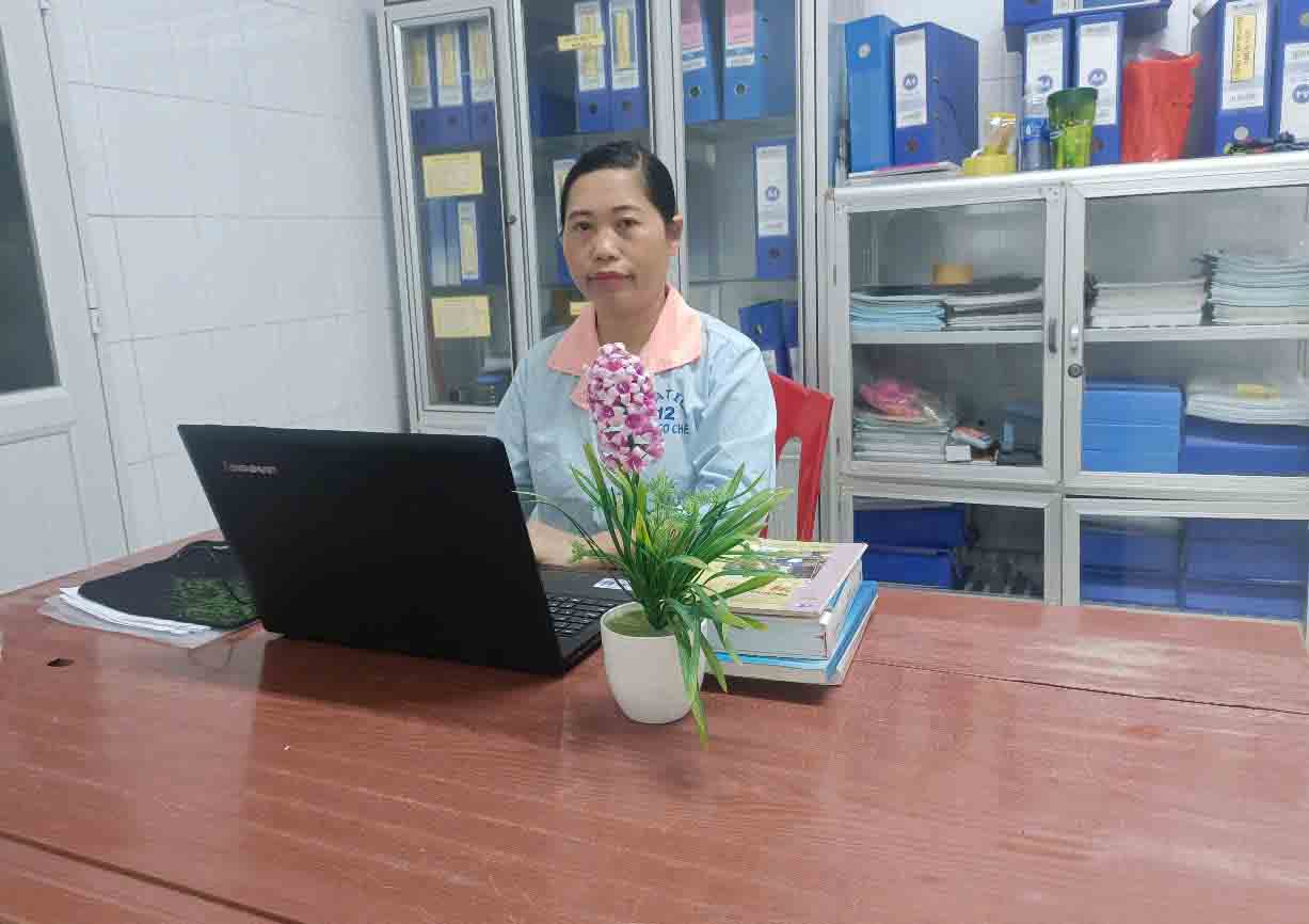 Trưởng Ban Kỹ thuật chế biến Trương Thị Hoan, Công ty CP Xuất nhập khẩu Thủy sản Nam Hà Tĩnh. Ảnh: Trần Tuấn/Cổng thông tin điện tử Công đoàn Việt Nam.