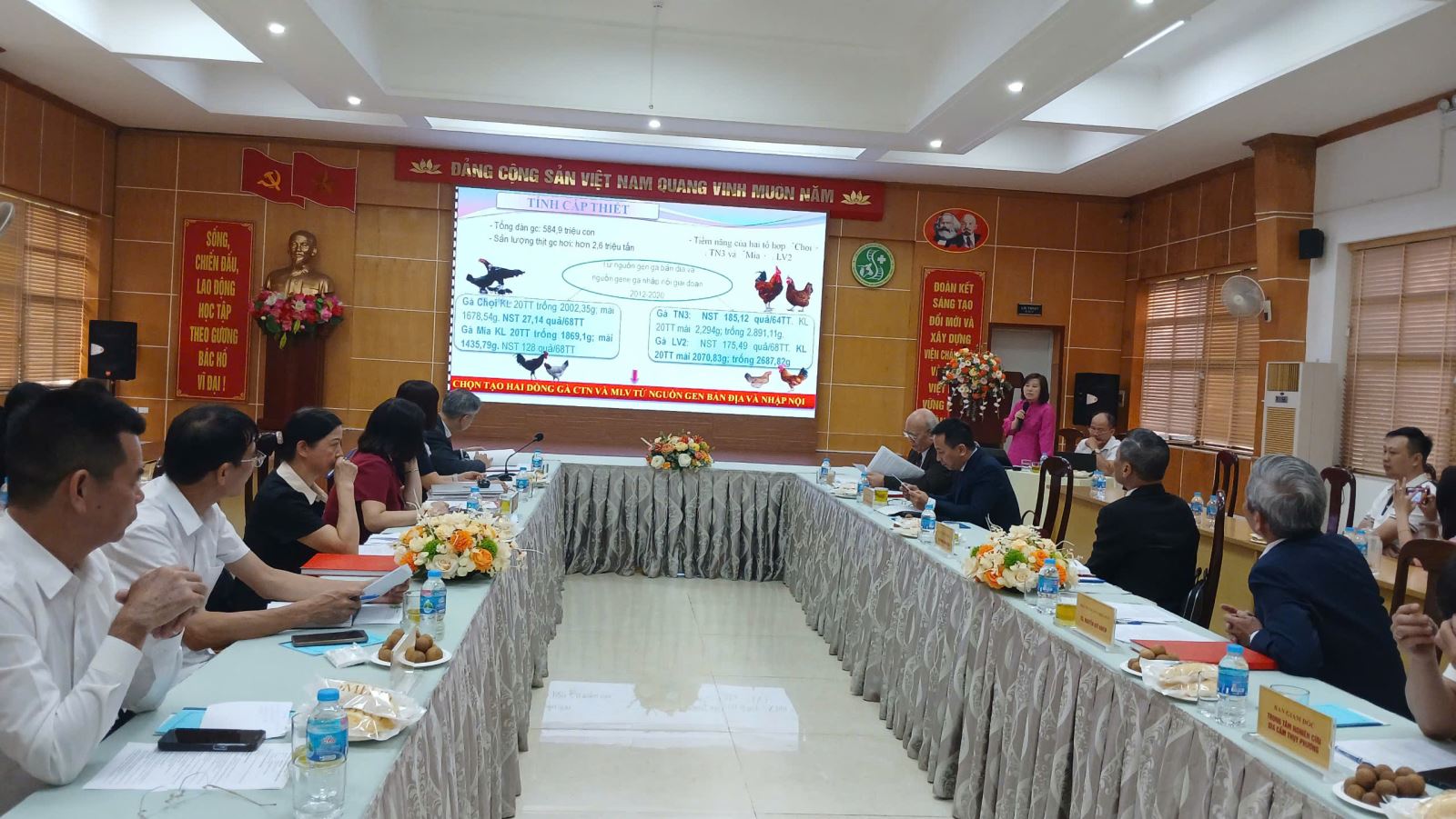 ThS. Đặng Thị Thúy Yên trình bày luận án trước Hội đồng đánh giá cấp Viện ngày 9/9/2026. Ảnh: Viện Chăn nuôi và Thú y Việt Nam.