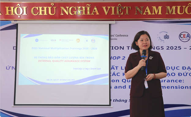 PGS.TS. Lê Ngọc Quỳnh Lam trình bày về hệ thống bảo đảm chất lượng bên trong tại Workshop 2 của dự án InnoAIQA-VN, Trường Đại học Tây Nguyên, tháng 5/2026.