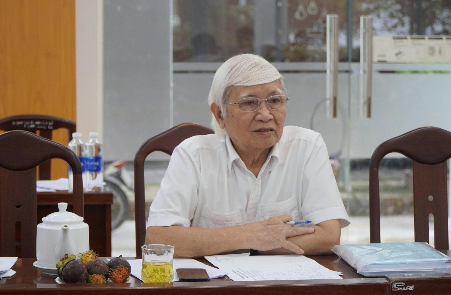 PGS.TS. Phan Xuân Biên, Chủ tịch Hội đồng nghiệm thu đề tài, phát biểu kết luận tại phiên làm việc ngày 18/6/2026. Hội đồng thống nhất thông qua kết quả nghiên cứu. Ảnh: Nhóm nghiên cứu UEL, Sở KH&CN TP.HCM.