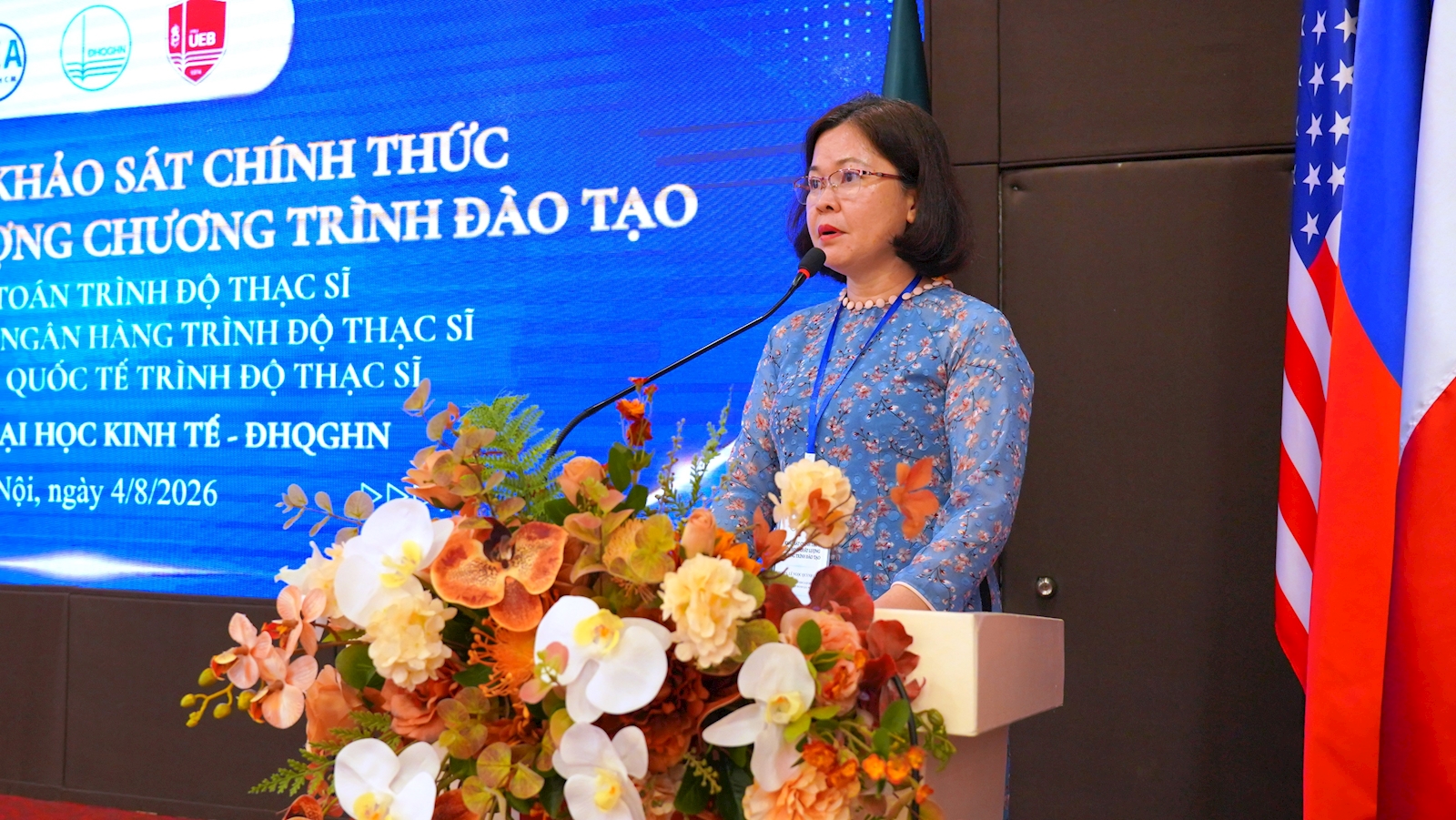 PGS.TS. Lê Ngọc Quỳnh Lam phát biểu tại lễ khai mạc khảo sát kiểm định ba chương trình thạc sĩ của Trường Đại học Kinh tế – ĐHQGHN ngày 4/8/2026.