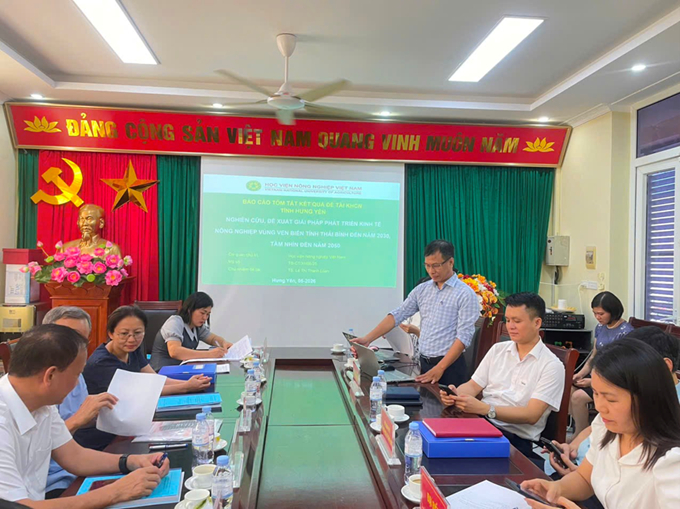 Phiên họp Hội đồng nghiệm thu đề tài nghiên cứu phát triển kinh tế nông nghiệp vùng ven biển do TS. Lê Thị Thanh Loan làm chủ nhiệm, tháng 5/2026.