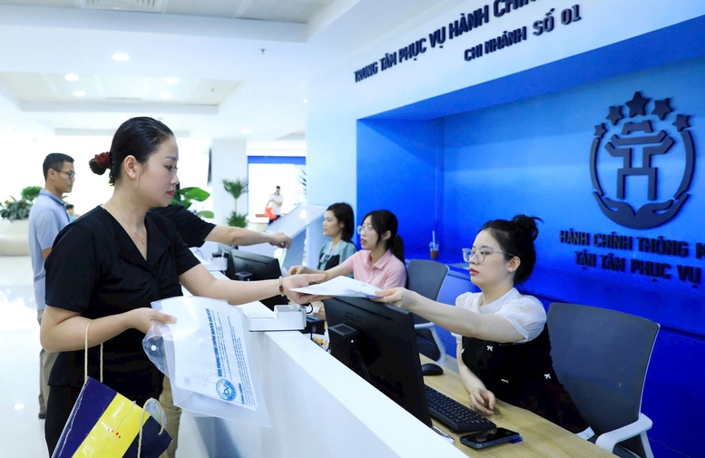 Trung tâm Phục vụ hành chính công thành phố Hà Nội, chi nhánh 01. Ảnh: VGP.