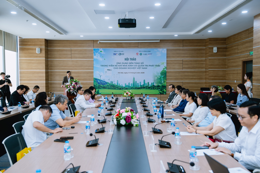 Toàn cảnh hội thảo về ứng dụng nền tảng số trong kiểm kê khí nhà kính và quản trị phát thải tại Hà Nội ngày 12/6/2026. Ảnh: Tạp chí Sở hữu Trí tuệ và Sáng tạo.