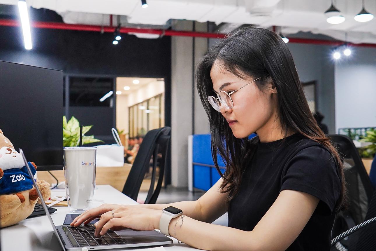 Khác biệt được phát hiện nằm ở cách mô hình phản ứng với ngôn ngữ, không phải bằng chứng rằng phụ nữ giao tiếp kém hiệu quả hơn nam giới. Ảnh minh hoạ.
