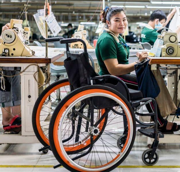 Dữ liệu thực thi tách theo giới sẽ giúp xác định phụ nữ và nam giới khuyết tật tiếp cận các cơ hội việc làm từ chính sách mới như thế nào. Ảnh minh hoạ.