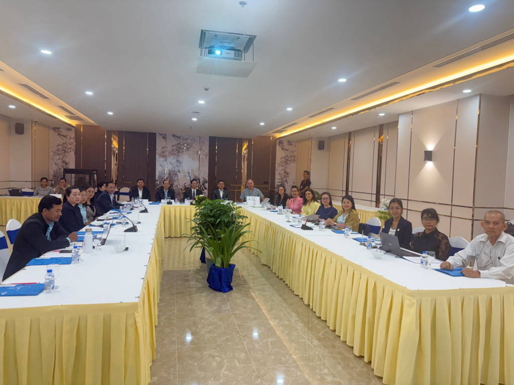 Hội nghị tổng kết dự án nghiên cứu về biến đổi khí hậu, di cư, dinh dưỡng và sức khỏe bà mẹ, trẻ em tại Việt Nam và Campuchia, tổ chức ở Phnom Penh tháng 4/2026. Ảnh Nguyễn Xuân Anh.