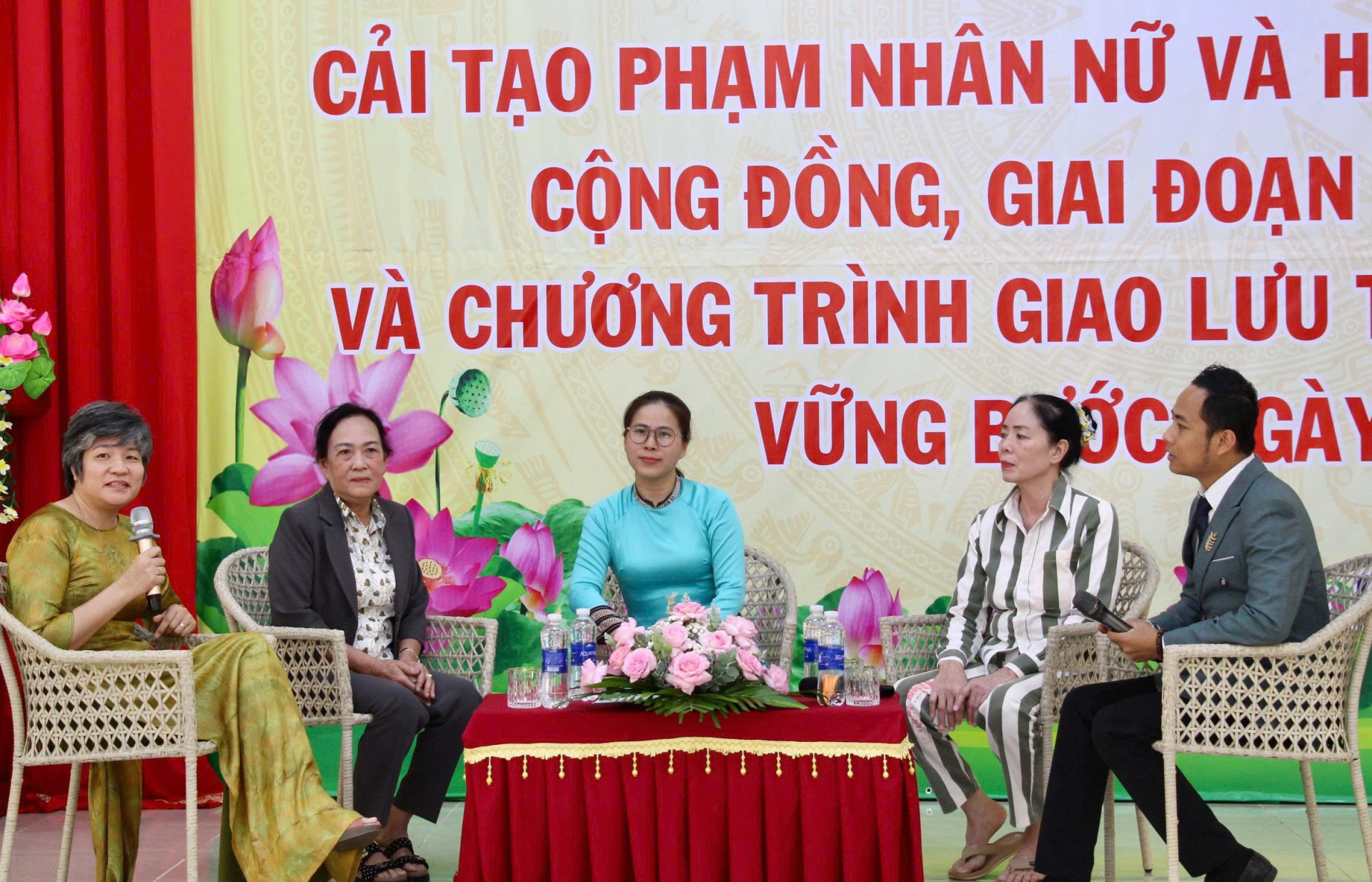 Chương trình tọa đàm trong hoạt động hỗ trợ phạm nhân nữ tại Trại giam Đắk Trung ngày 18/9/2026. Tư vấn nghề nghiệp và kỹ năng sống là một phần của quá trình chuẩn bị tái hòa nhập. Ảnh: Cổng TTĐT tỉnh Đắk Lắk.