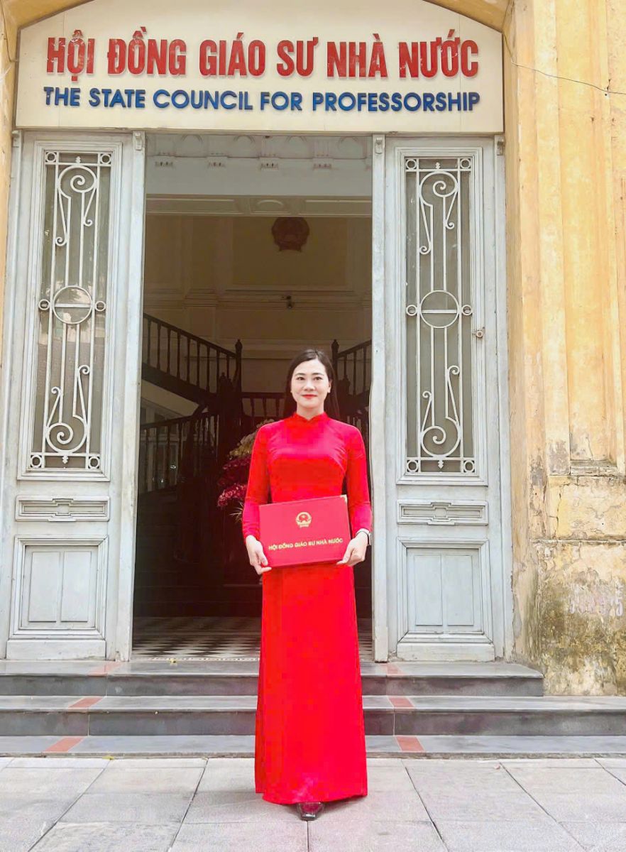 PGS.TS. Nguyễn Thị Thu Thúy, giảng viên Bộ môn Công nghệ Hóa học, Khoa Khoa học Tự nhiên và Công nghệ, Trường Đại học Khoa học – Đại học Thái Nguyên. Ảnh: TNUS.