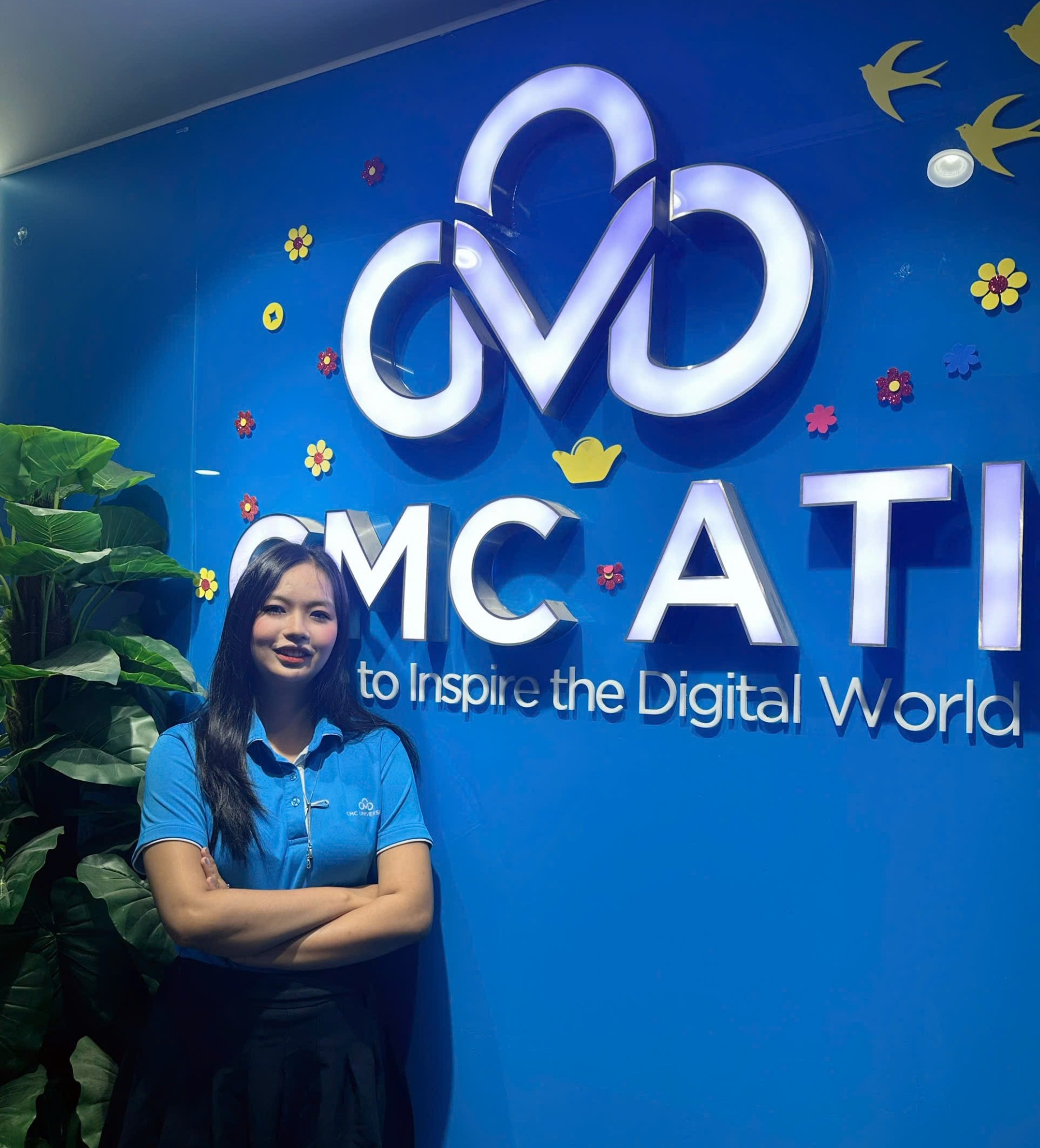  Lê Thị Hương Ly tại Viện Nghiên cứu Ứng dụng Công nghệ CMC (CMC ATI), nơi cô tham gia làm việc trong thời gian học đại học. Ảnh: Trường Đại học CMC.