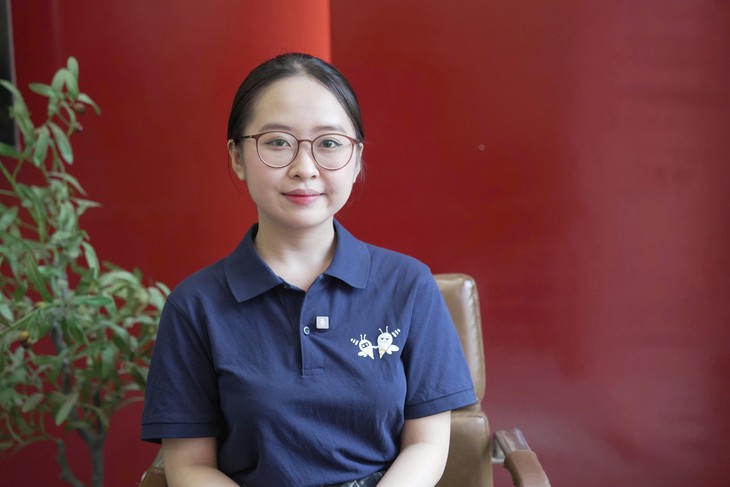 Nguyễn Thị Tuyết Hương, sinh viên Đại học FPT cơ sở TP.HCM, trưởng nhóm phát triển BeeWise. Ảnh: Quang Vinh/Tuổi Trẻ.