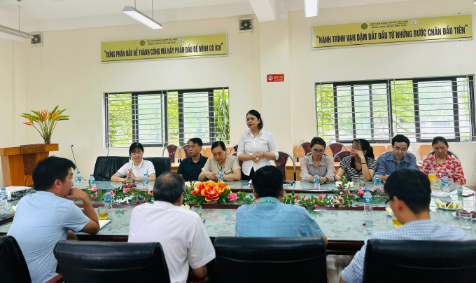PGS.TS. Bùi Thị Thu Hương trình bày báo cáo tổng kết hoạt động nghiên cứu khoa học tại Học viện Nông nghiệp Việt Nam, tháng 5/2026.