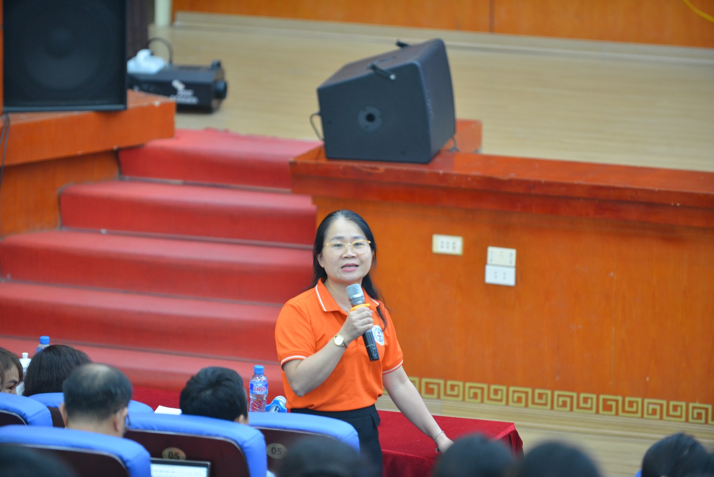 PGS.TS. Hà Thị Kim Linh, Phó trưởng khoa Tâm lý – Giáo dục, Trường Đại học Sư phạm – Đại học Thái Nguyên, chia sẻ tại hội nghị tổng kết hoạt động nghiên cứu khoa học sinh viên năm 2024. Ảnh: Nhà trường.