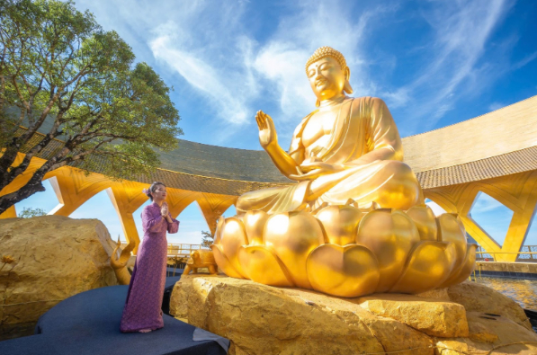 Cận cảnh tôn tượng “Đức Phật đến từ quá khứ” mới an vị tại núi Bà Đen, Tây Ninh