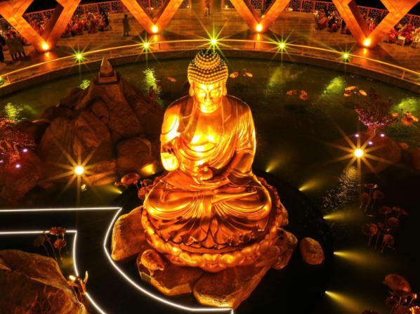 Cận cảnh tôn tượng “Đức Phật đến từ quá khứ” mới an vị tại núi Bà Đen, Tây Ninh