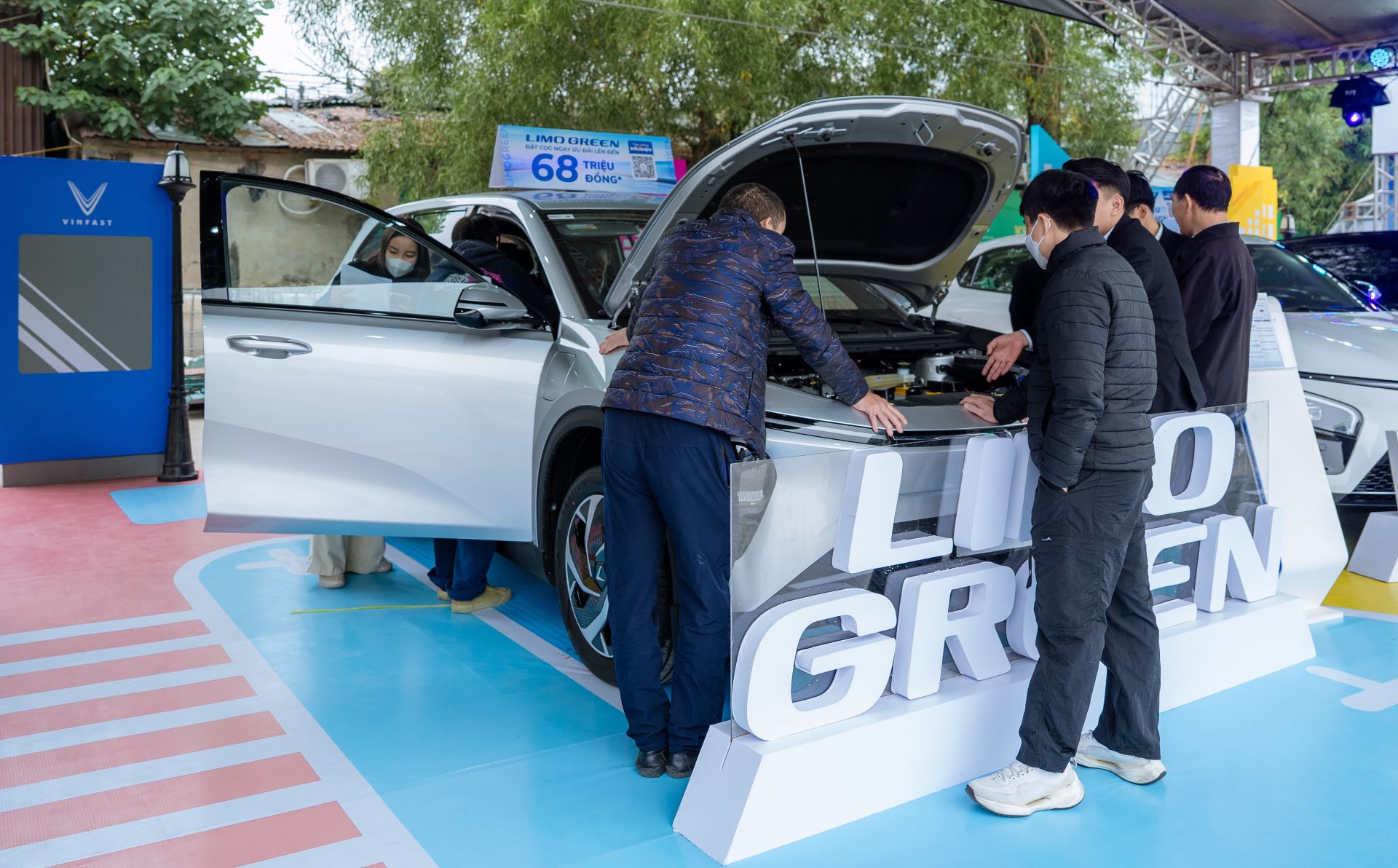 Giá xăng tăng mạnh, VinFast Limo Green trở thành khoản “lời kép” cho tài xế dịch vụ