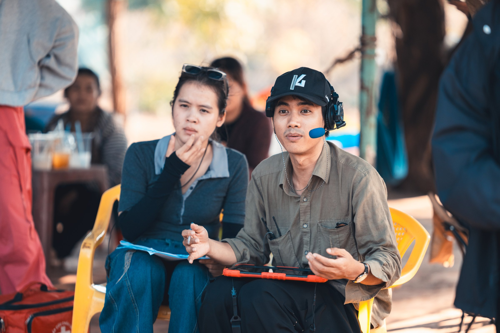 20260523-203449-92ad871b-05-ao-dien-hung-tran-tren-set-quay-5