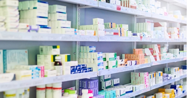 Loạt nhà thuốc TP.HCM bị phạt vì bán thuốc không đơn,