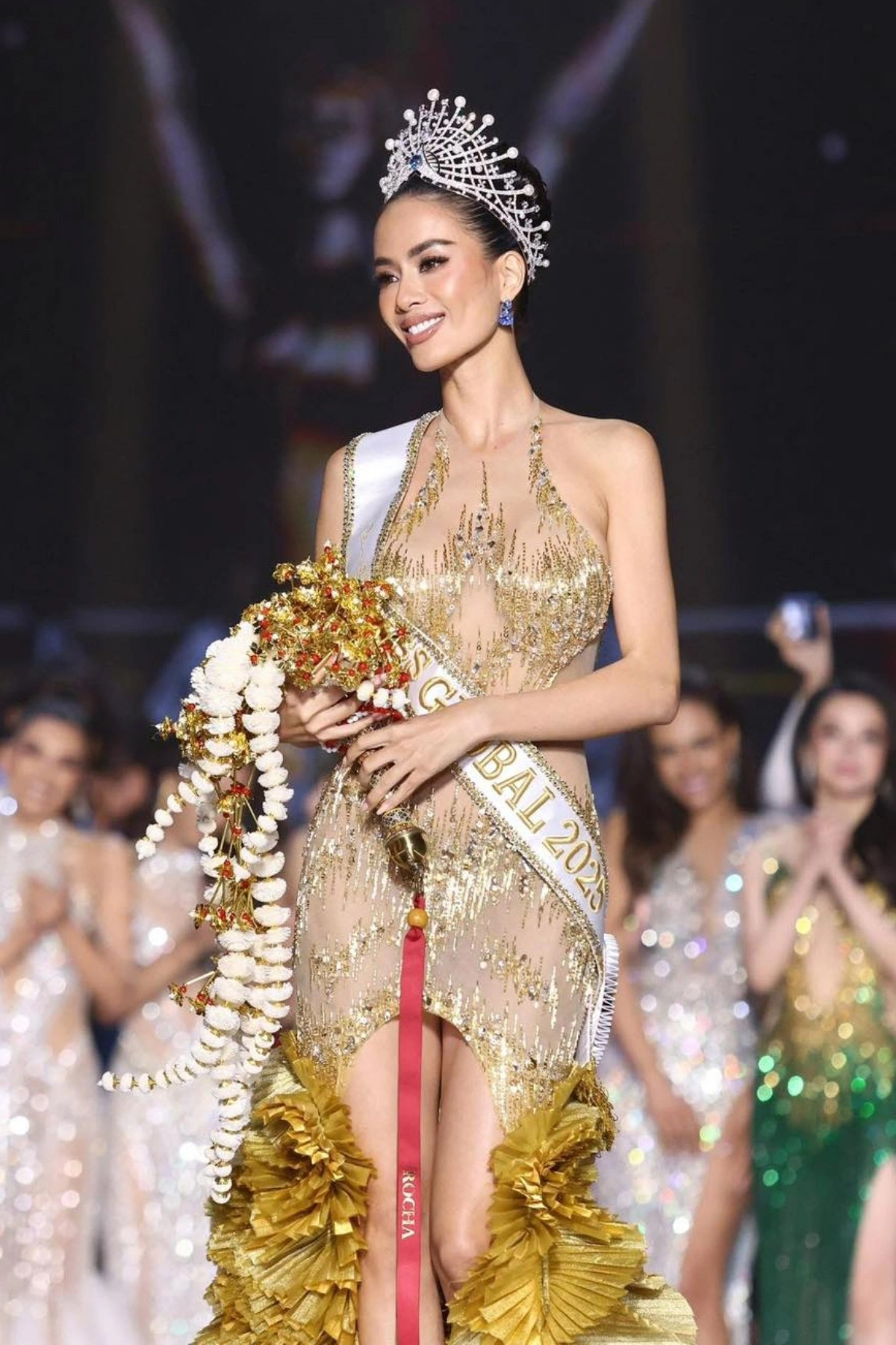 Như Vân đăng quang Miss Global 2025.