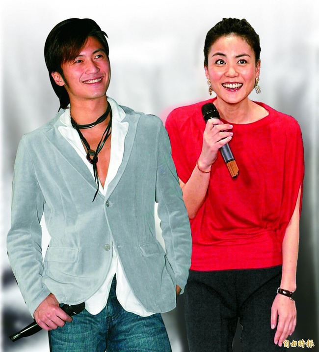 Câu hỏi chưa lời giải của showbiz: Tạ Đình Phong và Vương Phi vượt qua tất cả để tái hợp nhưng 11 năm vẫn không kết hôn