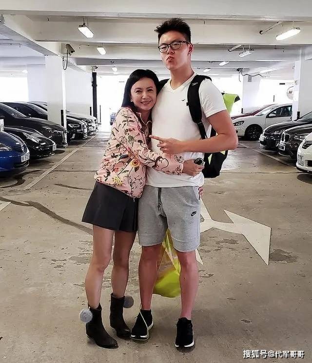 Tăng Hoa Thiên sẵn sàng từ bỏ nghiệp diễn, chọn 1 công việc hành chính để có thời gian đón và chơi với con