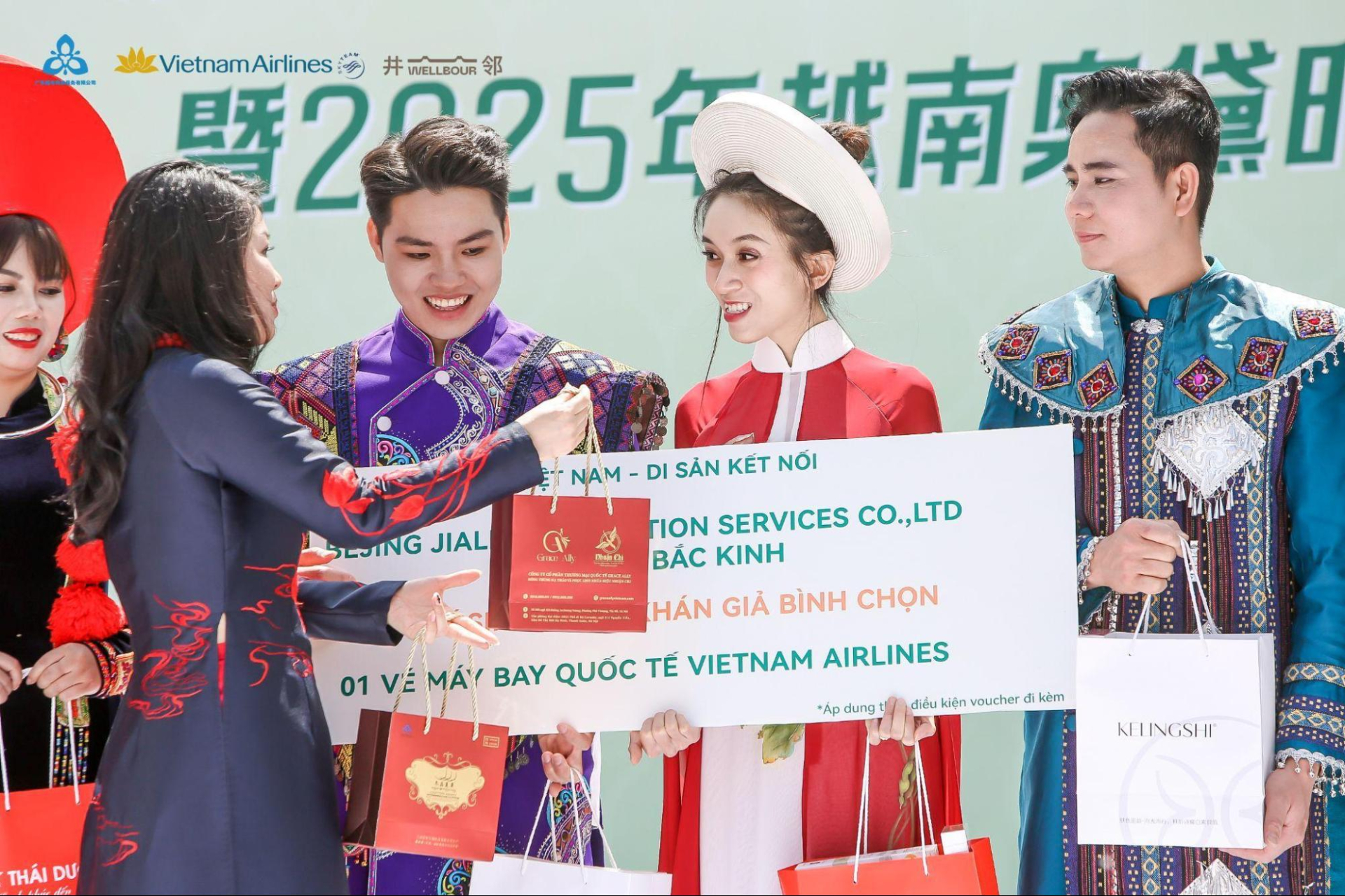 Giải thưởng ghi nhận sự yêu mến của khán giả dành cho Tú Oanh