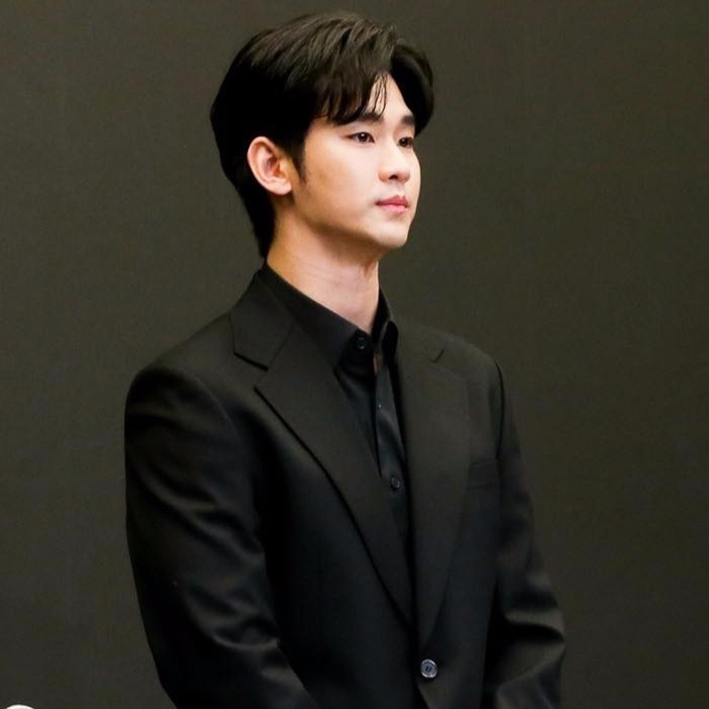 Phía Kim Soo Hyun cũng đưa ra quan điểm giống với Lee Jin Ho
