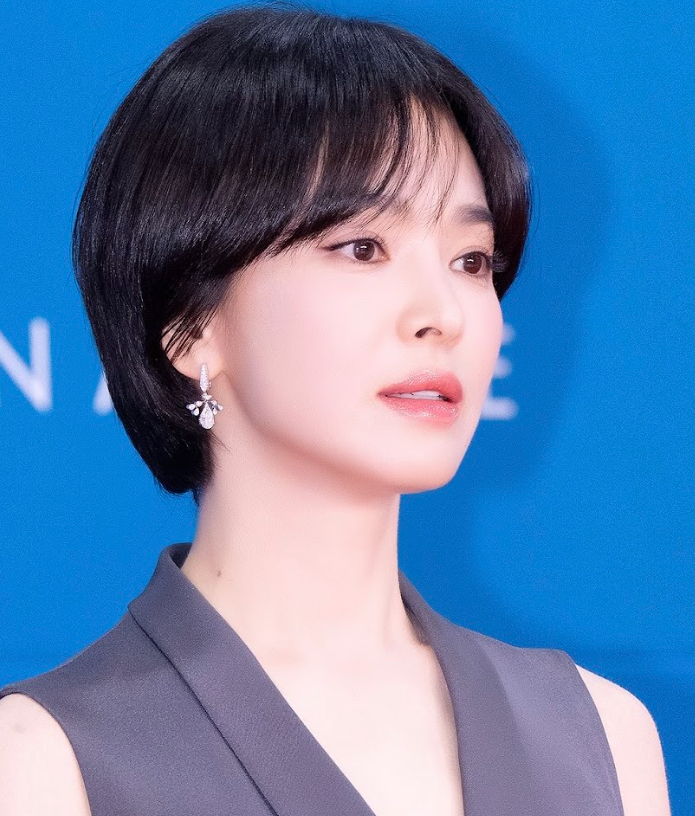Đôi bông tai Joséphine Aigrette Impériale Song Hye Kyo đeo tại Baeksang năm nay có giá tầm 1.2 tỷ đồng
